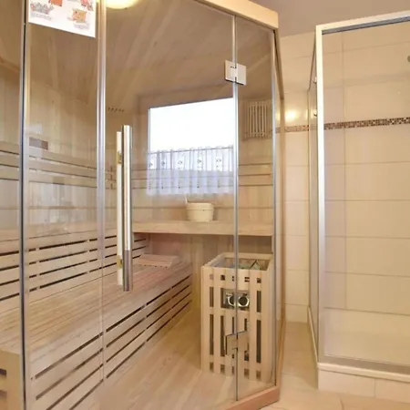 Stranddistel Links Mit Sauna